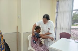 Concluye en Mongomo la quinta campaña de oftalmología del proyecto Amor y Luz