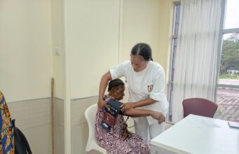 Concluye en Mongomo la quinta campaña de oftalmología del proyecto Amor y Luz