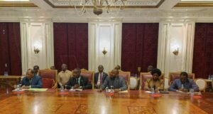 Educación lo confirma: los libros didacticos escolares de Guinea Ecuatorial ya están obsoletos