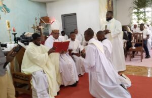La Vieja Iglesia Católica de Guinea Ecuatorial ordena a dos nuevos sacerdotes en Bata