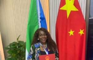 María Osie Mebaha regresa a Guinea tras completar en Shanghái una formación internacional en gestión educativa