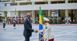 Oligui Nguema encabeza el acto nacional en honor a la bandera