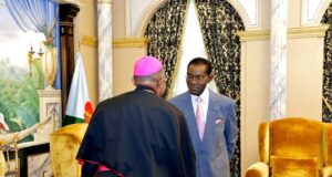 Obiang recibe a Juan Nsue, que se ausentará temporalmente del país