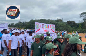 Los partidos políticos de la nación participan en el Gran Desfile por el Día del Golpe de Libertad