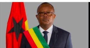 Umaro Sissoco embaló, en el exilio, se postula a la presidencia de guinea-bisáu