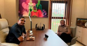 La nueva sede de la FECAFOOT recibe a Venancio Tomás Ndong Michá de la mano de Samuel Eto’o