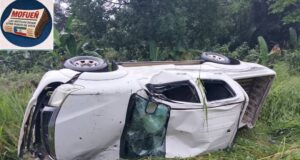 Aparatoso accidente en Ayene por la lluvia y el exceso de velocidad; sin víctimas mortales