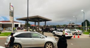 La escasez de combustible vuelve a golpear la ciudad de Bata generando indignación entre los ciudadanos