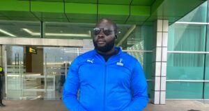 Llega a Malabo el emisario de la CAF Djibril Diop para inspeccionar el Estadio de Bata tras su denegación