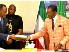 El Jefe de Estado recibe la obra que busca preservar la memoria histórica de Guinea Ecuatorial