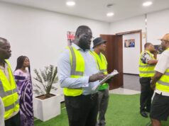 La inspección preliminar del emisario de la Confederación Africana de Fútbol (CAF), Djibril Diop, al Estadio de Bata sigue su curso con normalidad