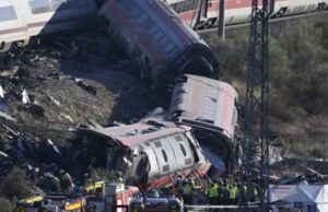 Investigan una posible falla en el control ferroviario tras un choque mortal de trenes en España