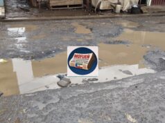 Vecinos de Semu, en Malabo, denuncian el mal estado de sus carreteras, llenas de baches